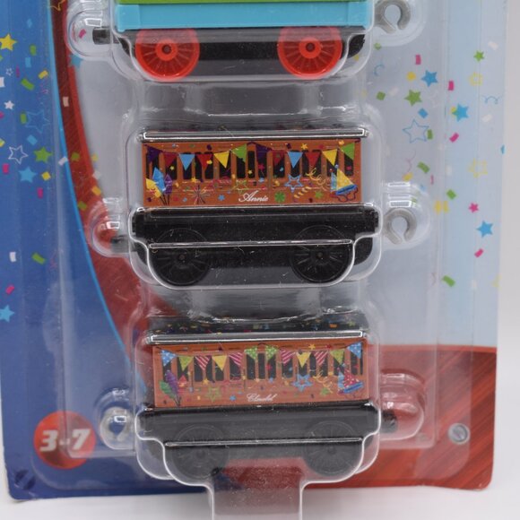 Thomas & Friends Push Along Diecast Celebration Time Birthday Thomas Pack 2018 - Picture 5 of 6